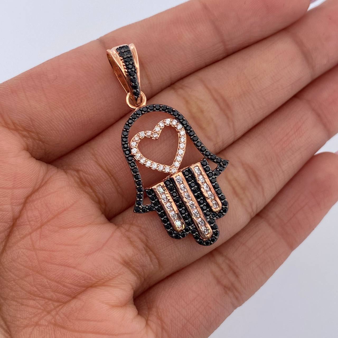 Pendant Hamsa Hand 4.05gr / 4cm / Black and White Zircons 18K Rose Gold &