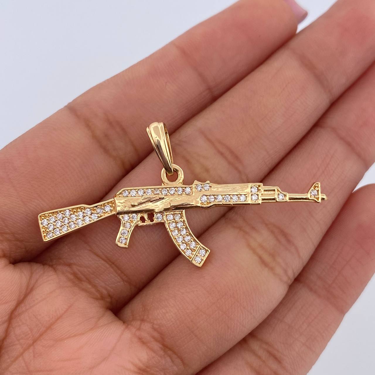 Pendant Rifle Weapon 3.7gr / 4.4cm / White Zircons 18K Yellow Gold &