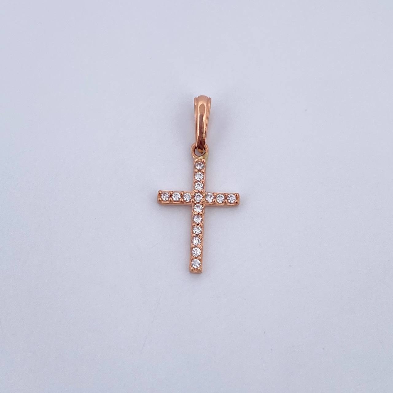Dije Cruz 0.85gr / 2.4cm / Circones Blancos Oro Rosa 18K &