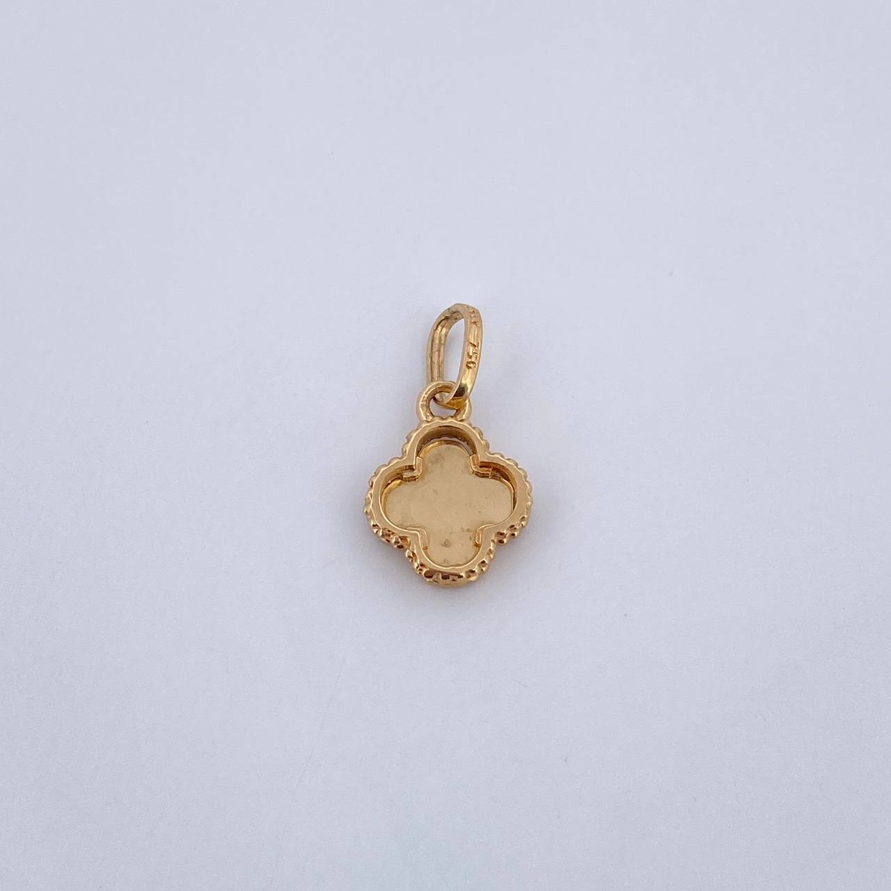 Pendant Clover 1.35gr / 1.7cm / Diamond Cut 18K Yellow Gold &