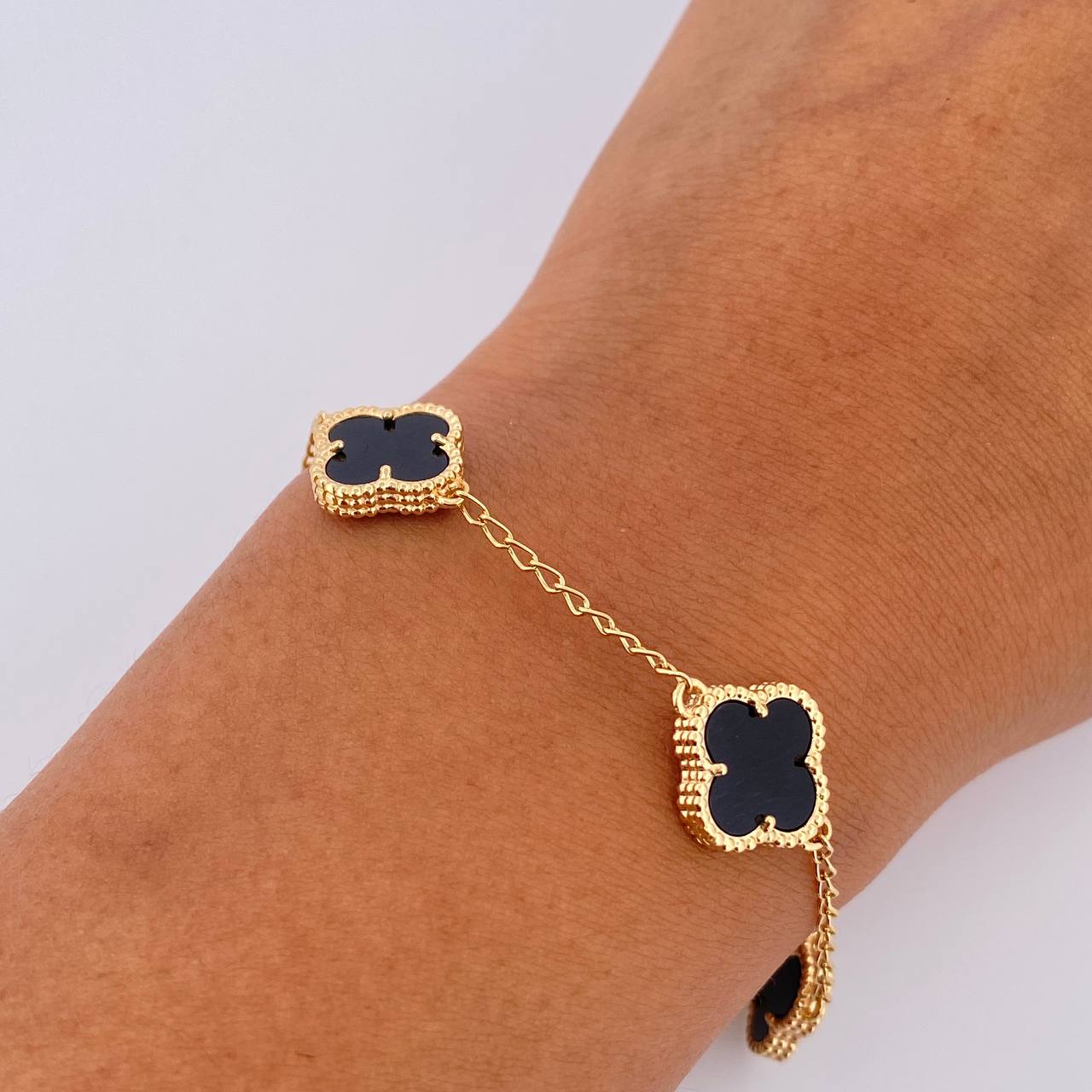 Pulso Espiga Trebol  5.45gr / 16cm-19.3cm / 1.4mm Onix Negro Oro Amarillo 18K &