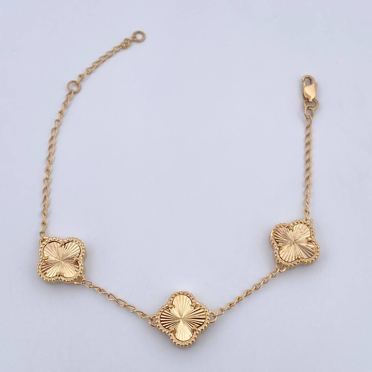 Pulso Espiga Trebol 6.05gr / 16.4cm-18.9cm / 1.5mm Diamantado Oro Amarillo 18K &