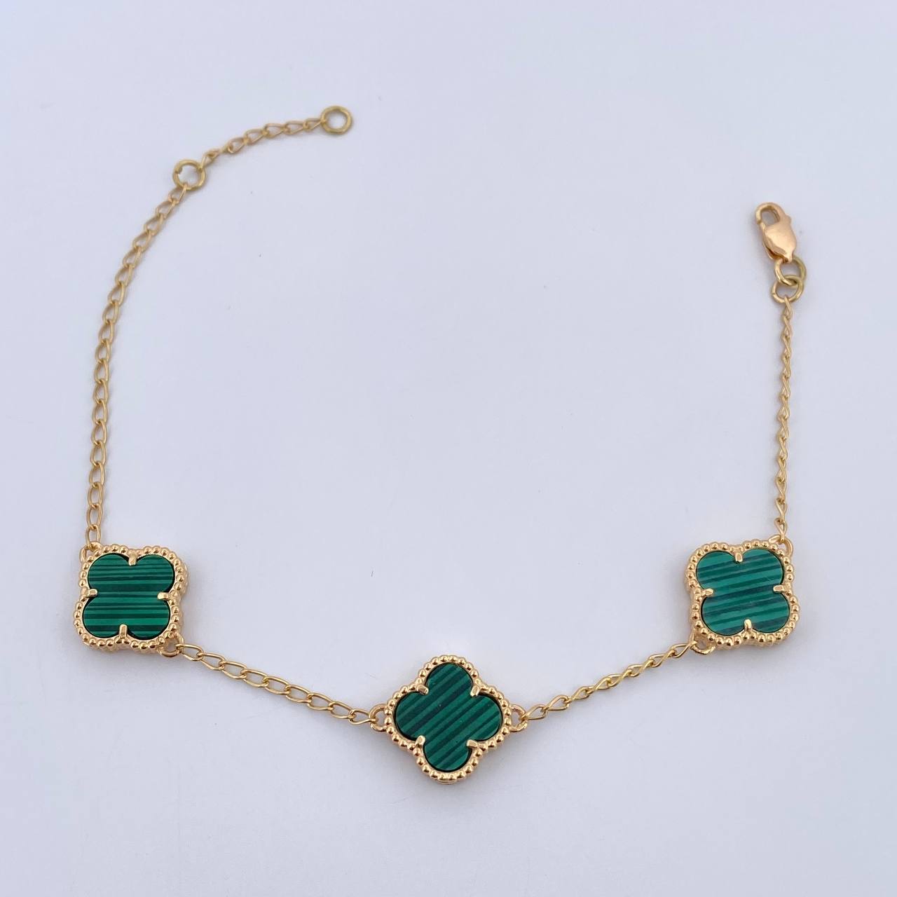 Pulso Espiga Trebol Gradual 5.65gr / 17.7cm-20cm / 1.4mm Malaquita Verde Oro Amarillo 18K $