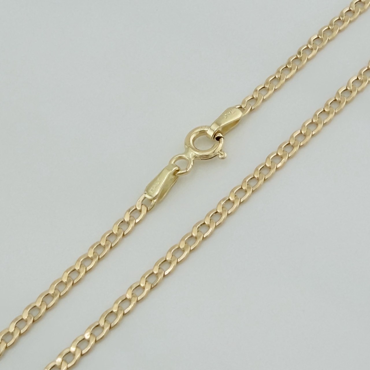 Cadena Cubana 2.9 g / 19 3/4 in / 2.3 mm Oro Amarillo 18K