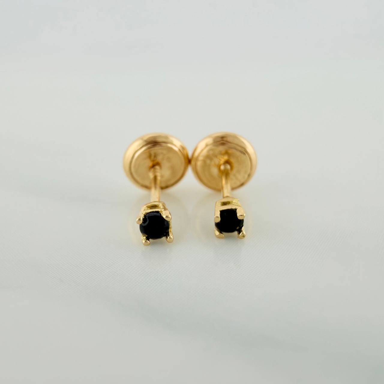 Stud Earrings Four Claws 0.5g / 2.3mm Yellow Gold 18K %