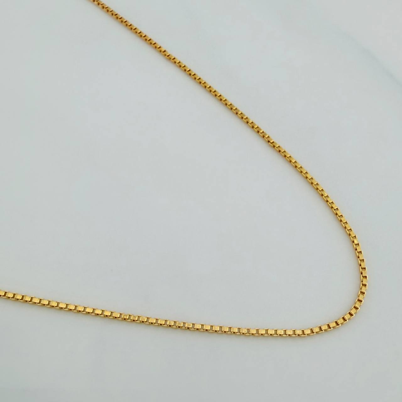 Cadena Veneciana 1.8gr / 23 1/2 in / 0.8mm Oro Amarillo +3 18K $