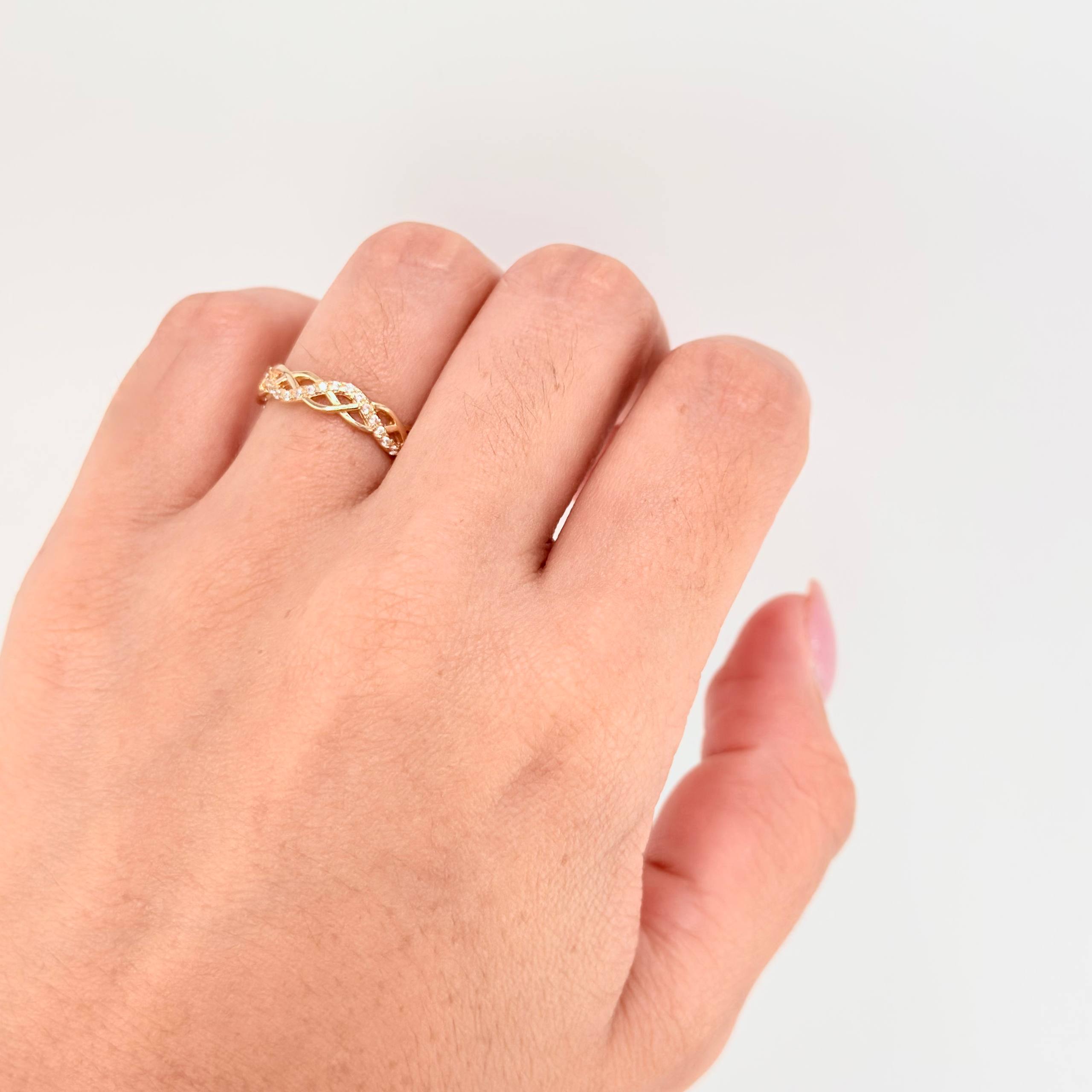 Anillo Carriles Entrelazados 1.9gr / T6 3/4 / Oro Amarillo 18K ©