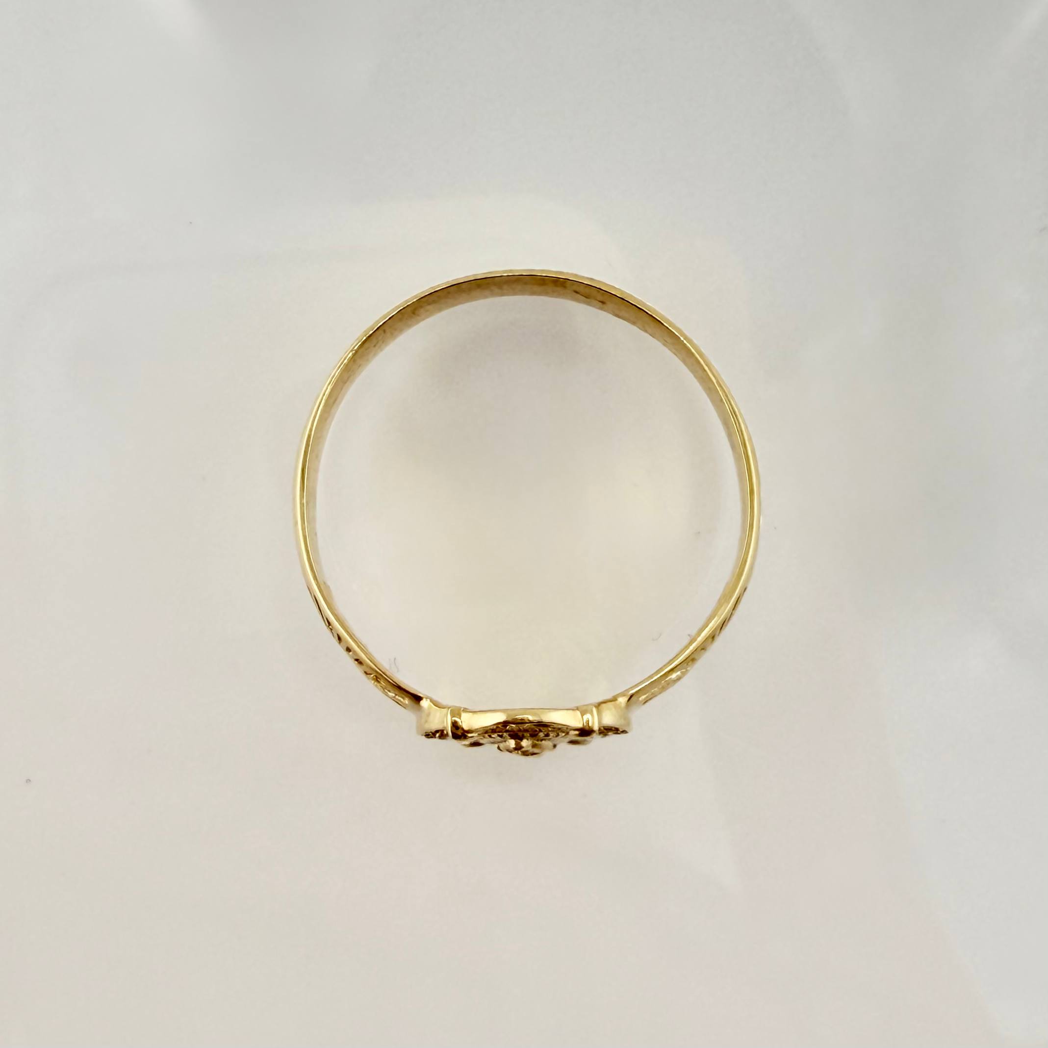 Anillo Virgen Guadalupe Marco Filigrana 5.25gr / T13 1/2 / Oro Amarillo 18K ©