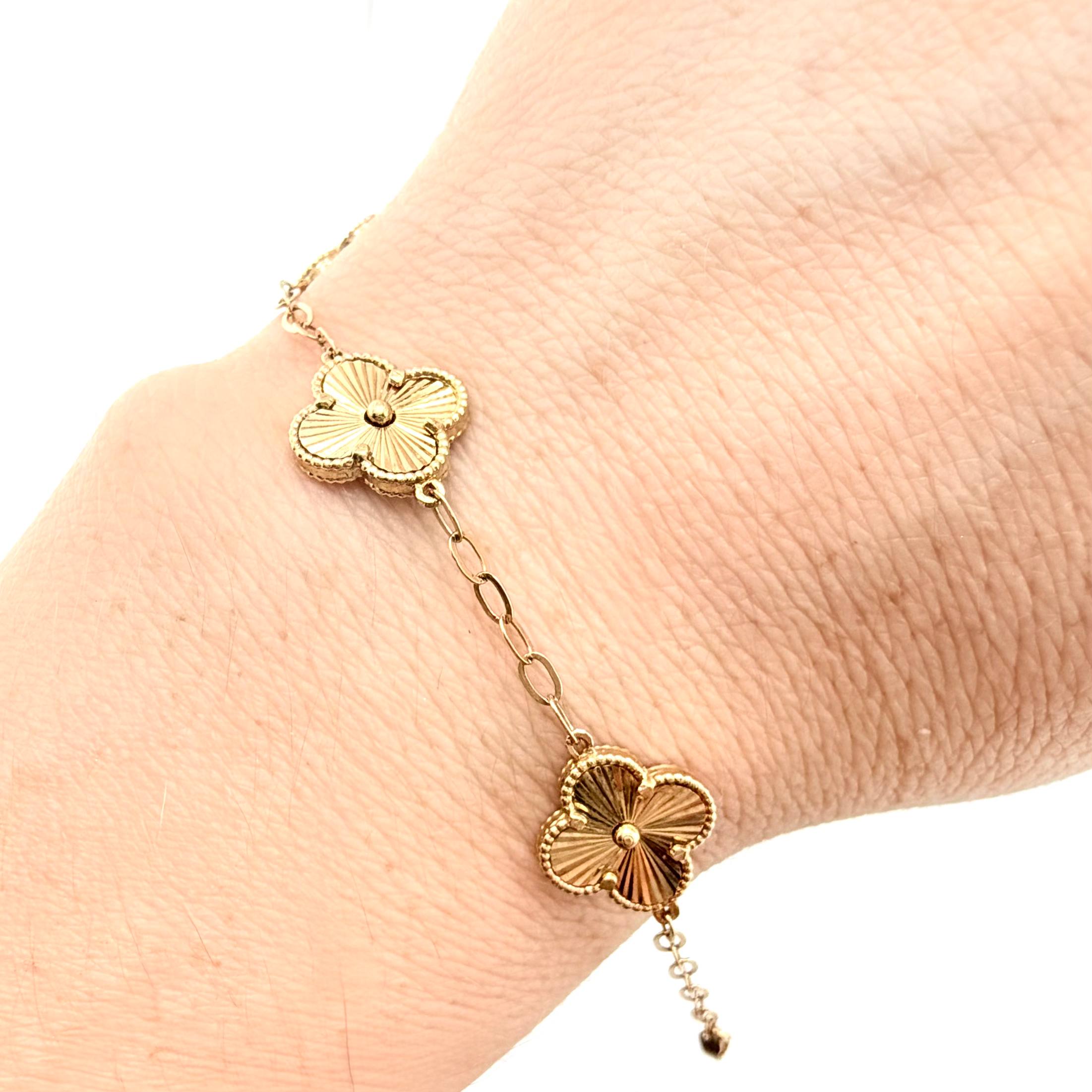 Pulso Aro Seguido Trebol Dorado 6.75gr / 7 3/4 in / 11mm Oro Amarillo Nac.Esp. 18K