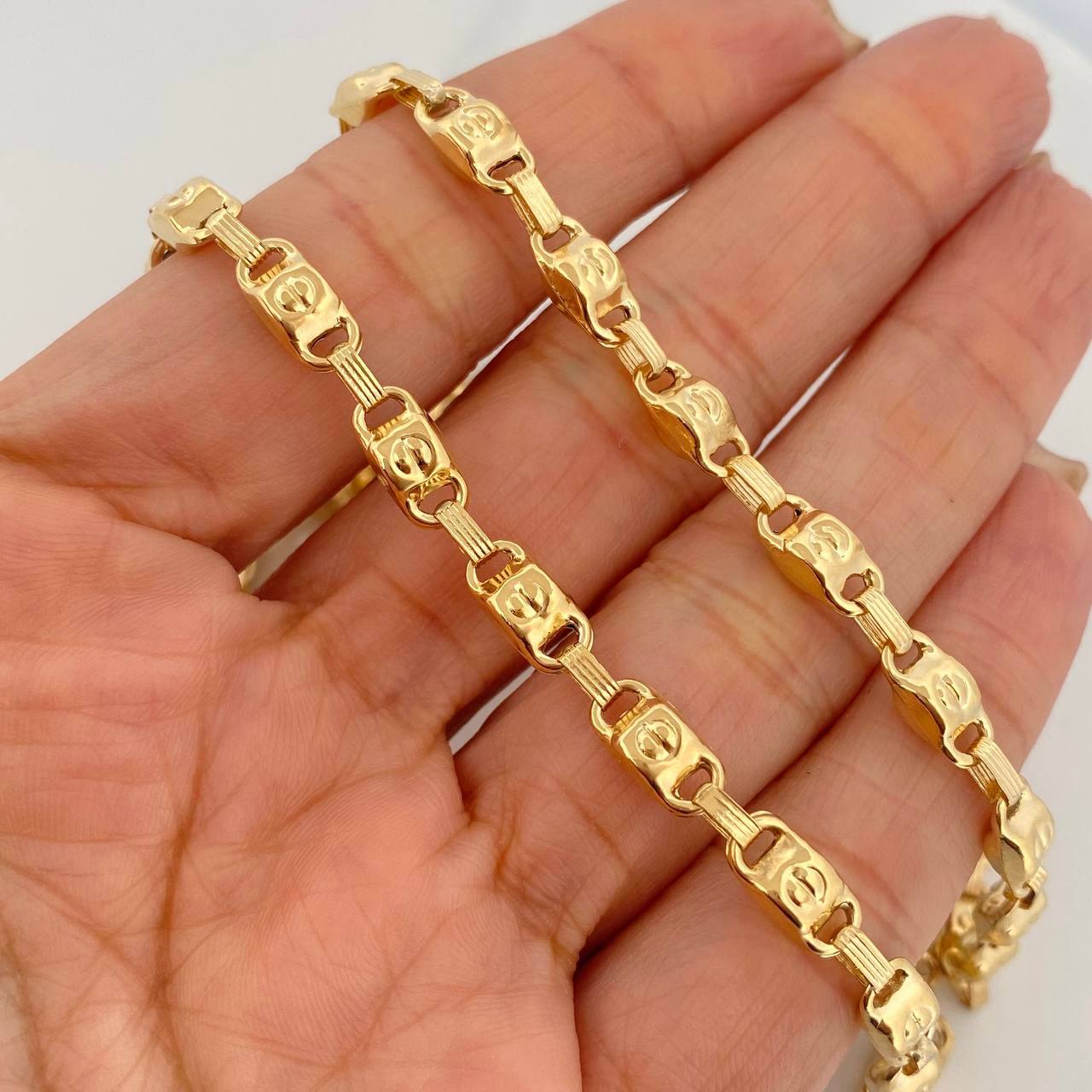 Cadena Rustico Tornillo 16.7 g / 24 in / 5.07 mm Oro Amarillo 18K