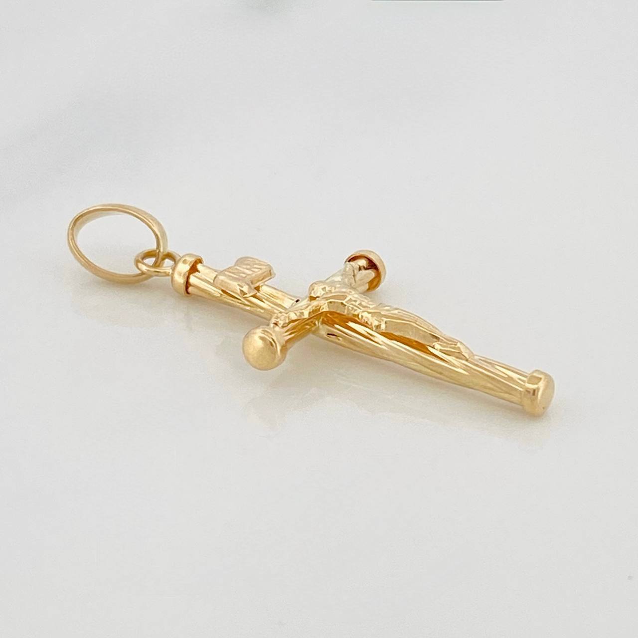 Pendant Cross Christ 0.8 g / 1 1/2 in Yellow Gold 18K