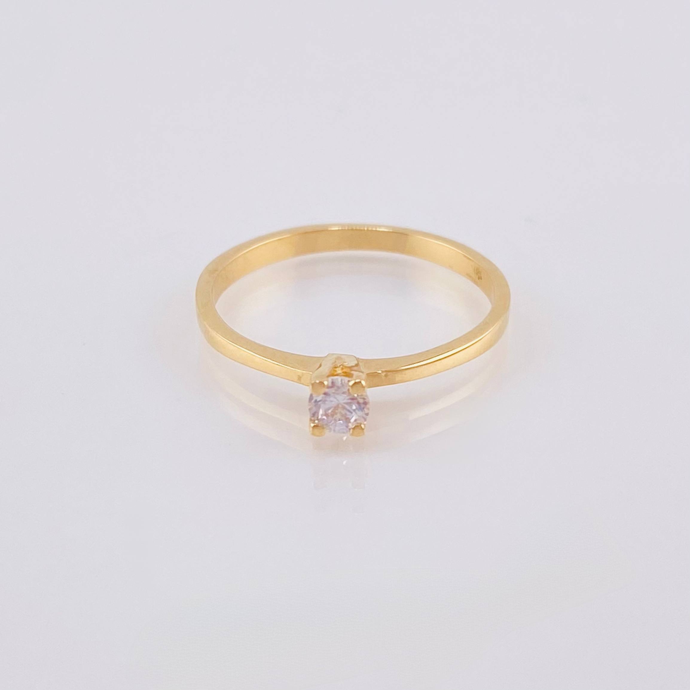Anillo Solitario 1.85gr / T7 1/4 / Oro Amarillo 18K *