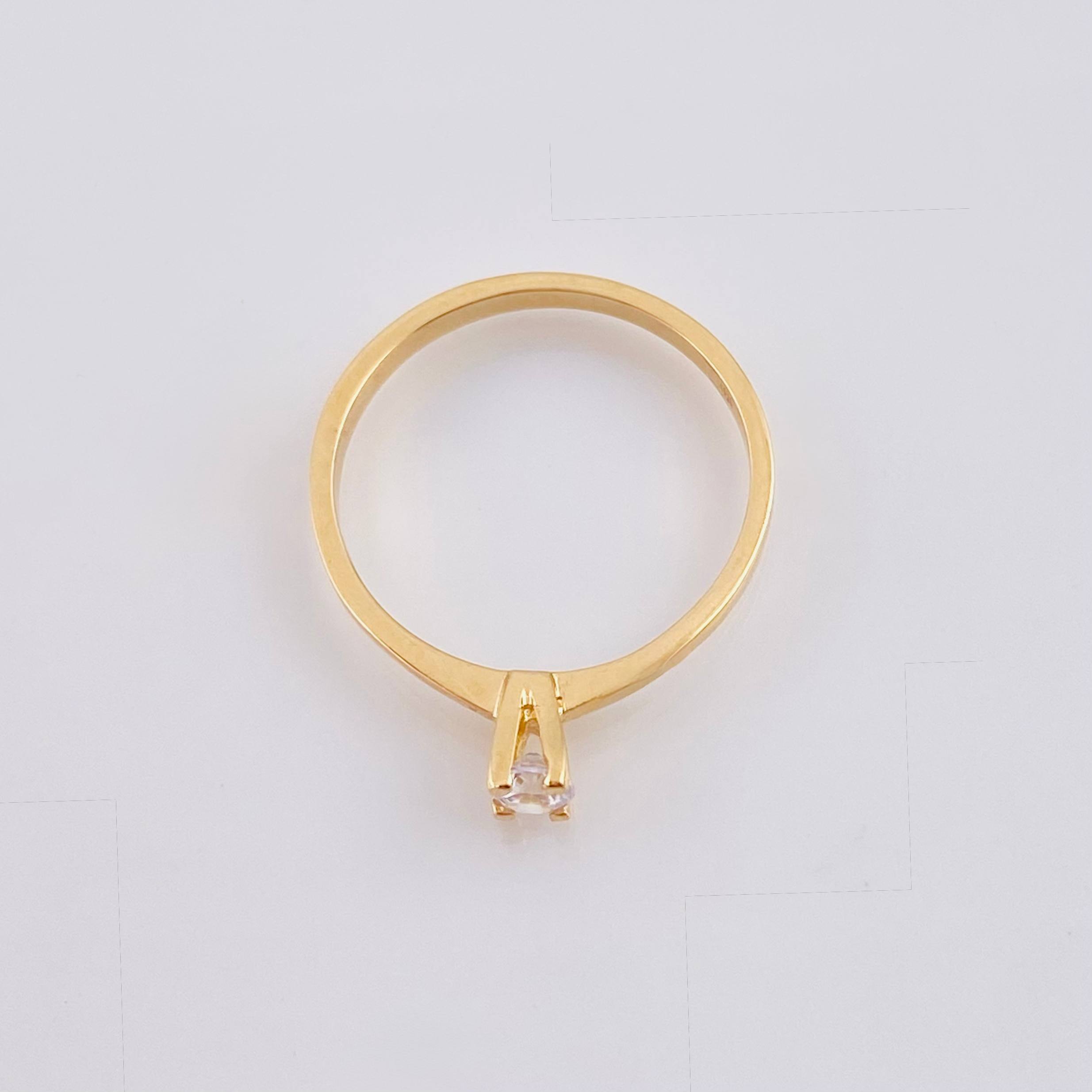 Anillo Solitario 1.85gr / T7 1/4 / Oro Amarillo 18K *