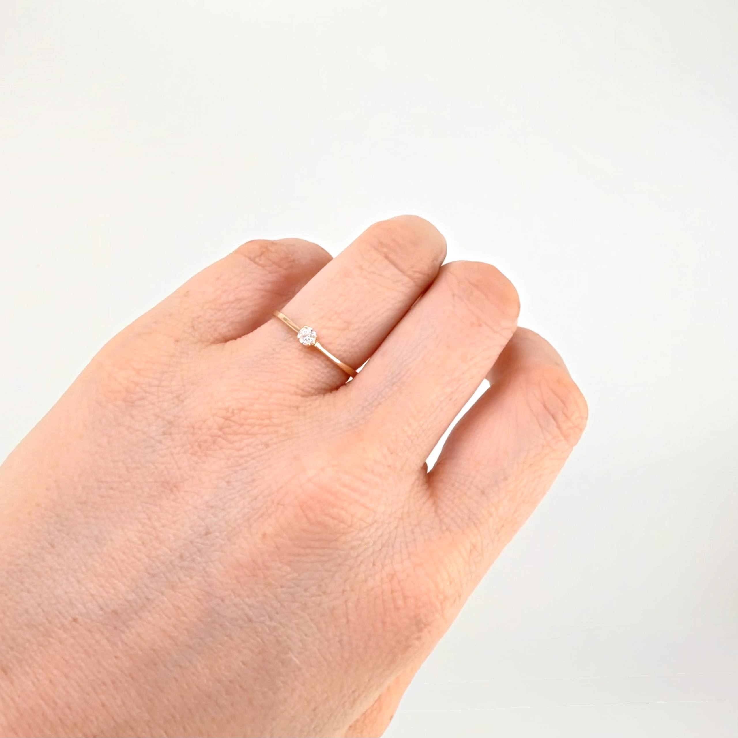 Anillo Solitario 1.25gr / T7 / Oro Amarillo 18K *