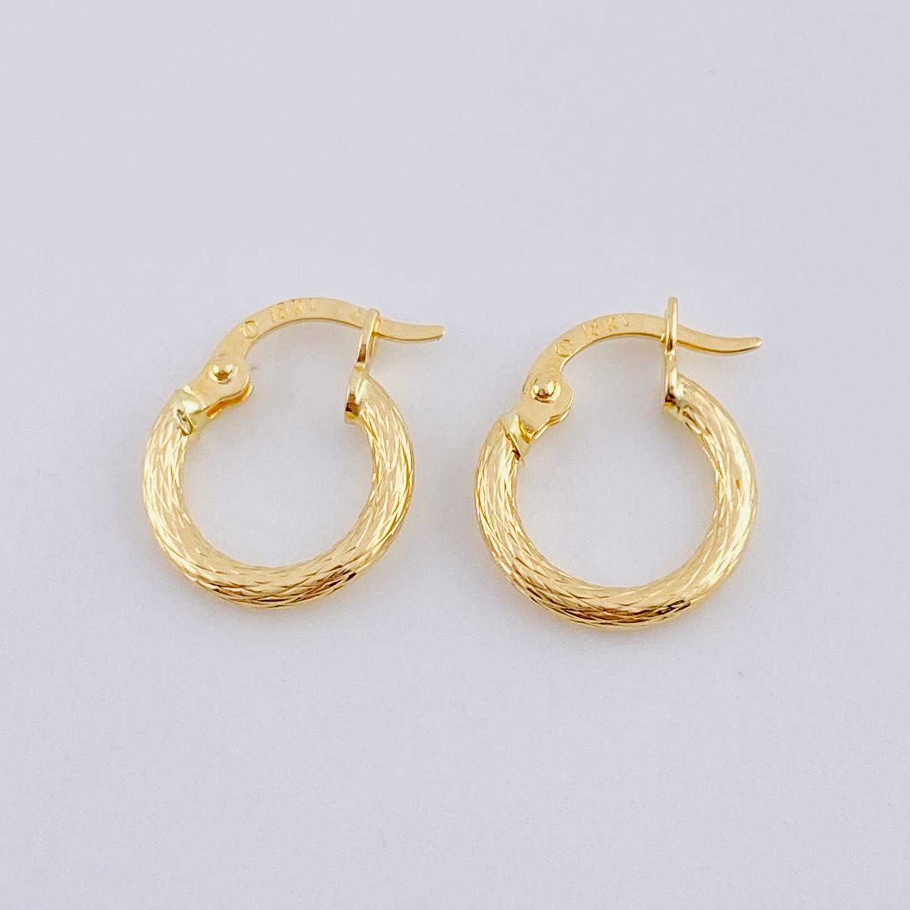 Hoop Earrings Leonore 0.9 g / 1 in Yellow Gold 18K