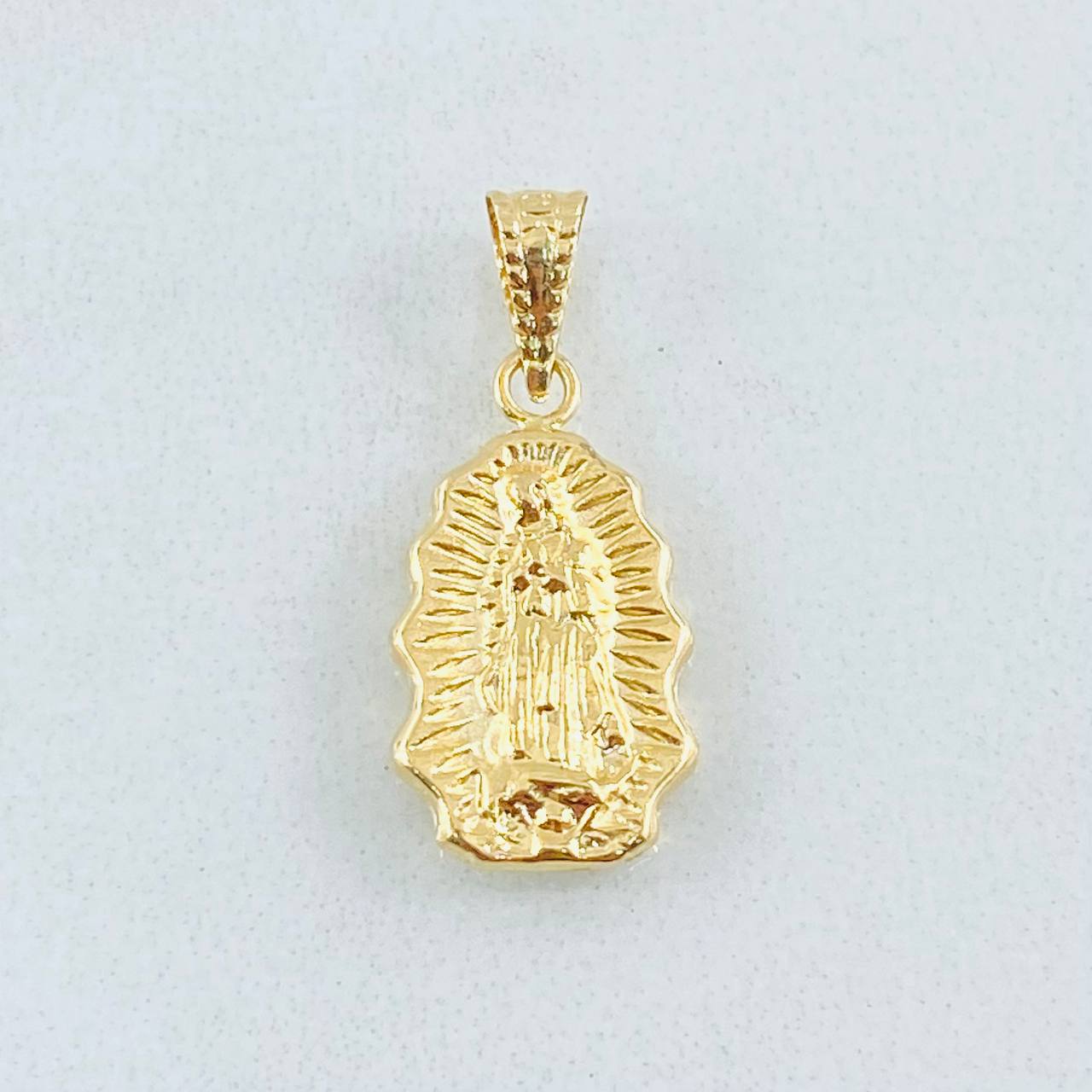 Pendant Virgin Guadalupe 0.7gr / 3/4 in / 18K Gold ©