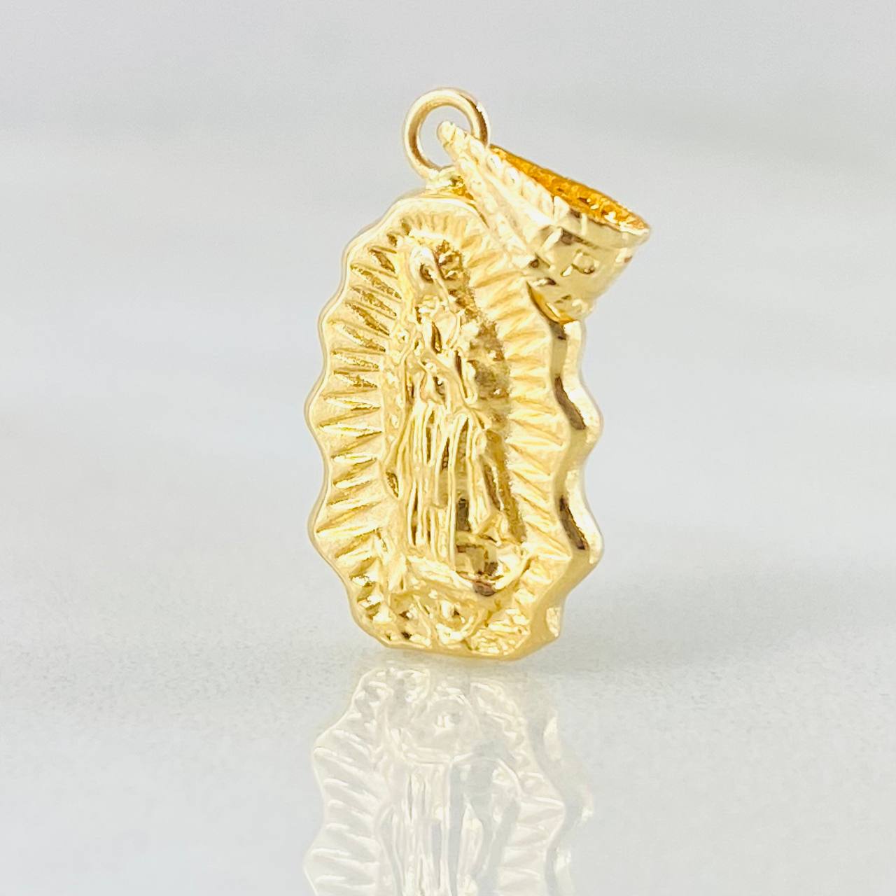 Pendant Virgin Guadalupe 0.7gr / 3/4 in / 18K Gold ©