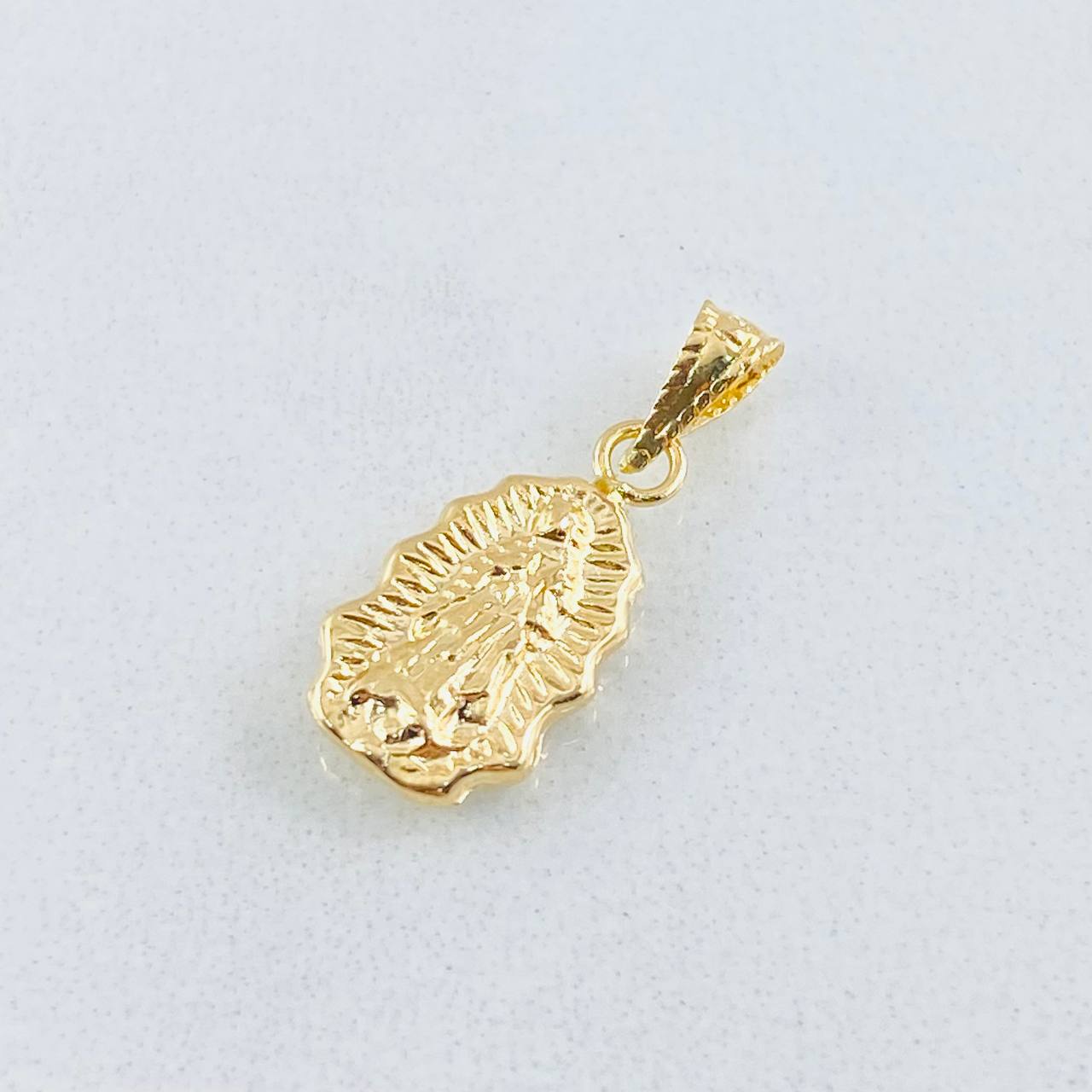 Pendant Virgin Guadalupe 0.45gr / 3/4 in / 18K Gold ©