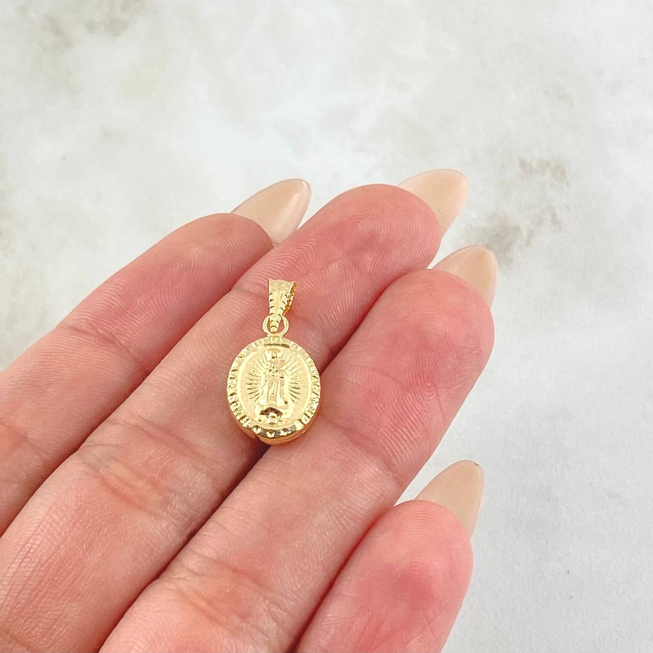 Dije Virgen Guadalupe 0.7gr / 3/4 in / Oro Amarillo 18K ©