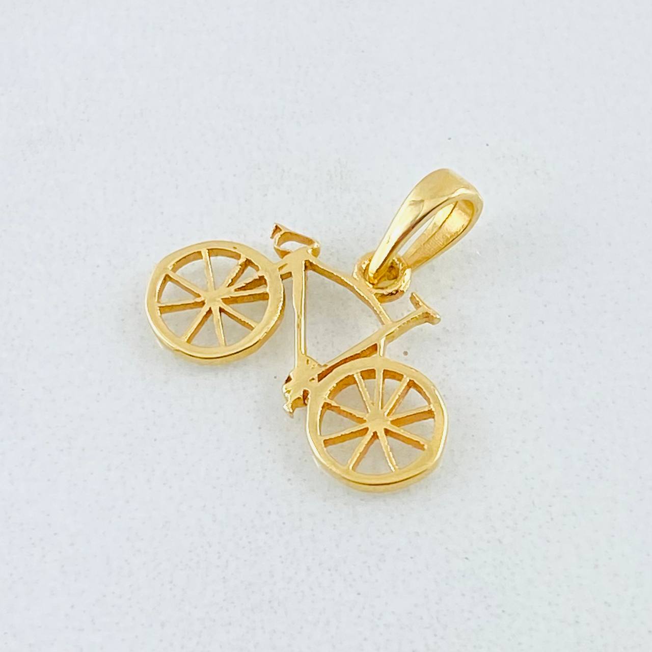 Bicycle Pendant 0.8gr / 1/2 in / 18K Gold ©