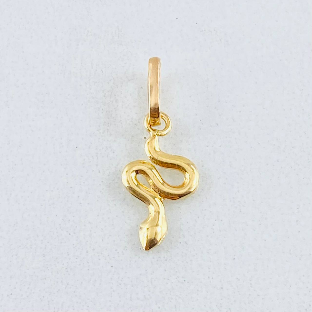 Snake Pendant 0.35gr / 0.8in / 18K Gold
