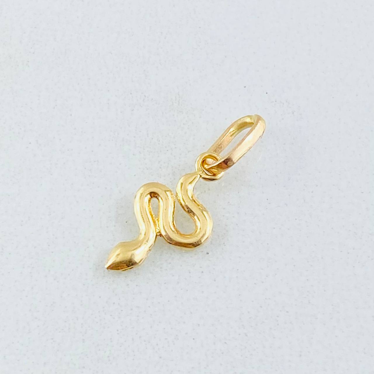 Snake Pendant 0.35gr / 0.8in / 18K Gold