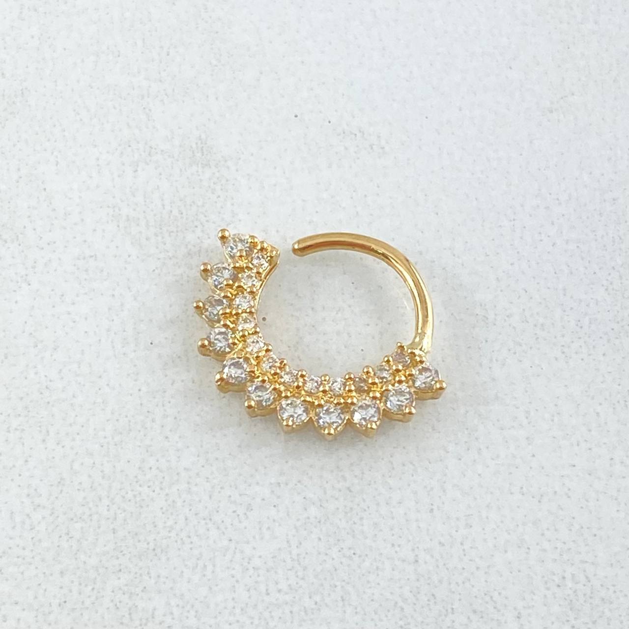 Dense Hoop Piercing 0.95gr / 1.5cm (0.6in) / Special Pearl 18K Gold ©