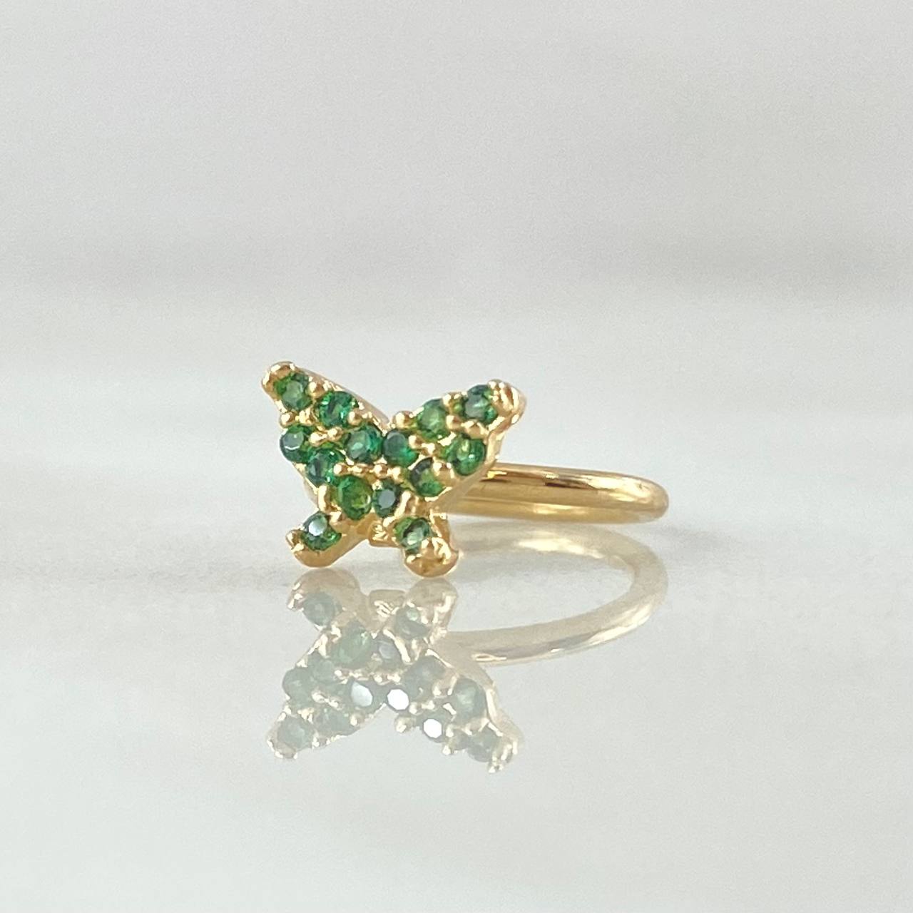 Butterfly Earcuff Piercing 0.6gr / 1.3cm (0.5in) / Special Pearl 18K Gold