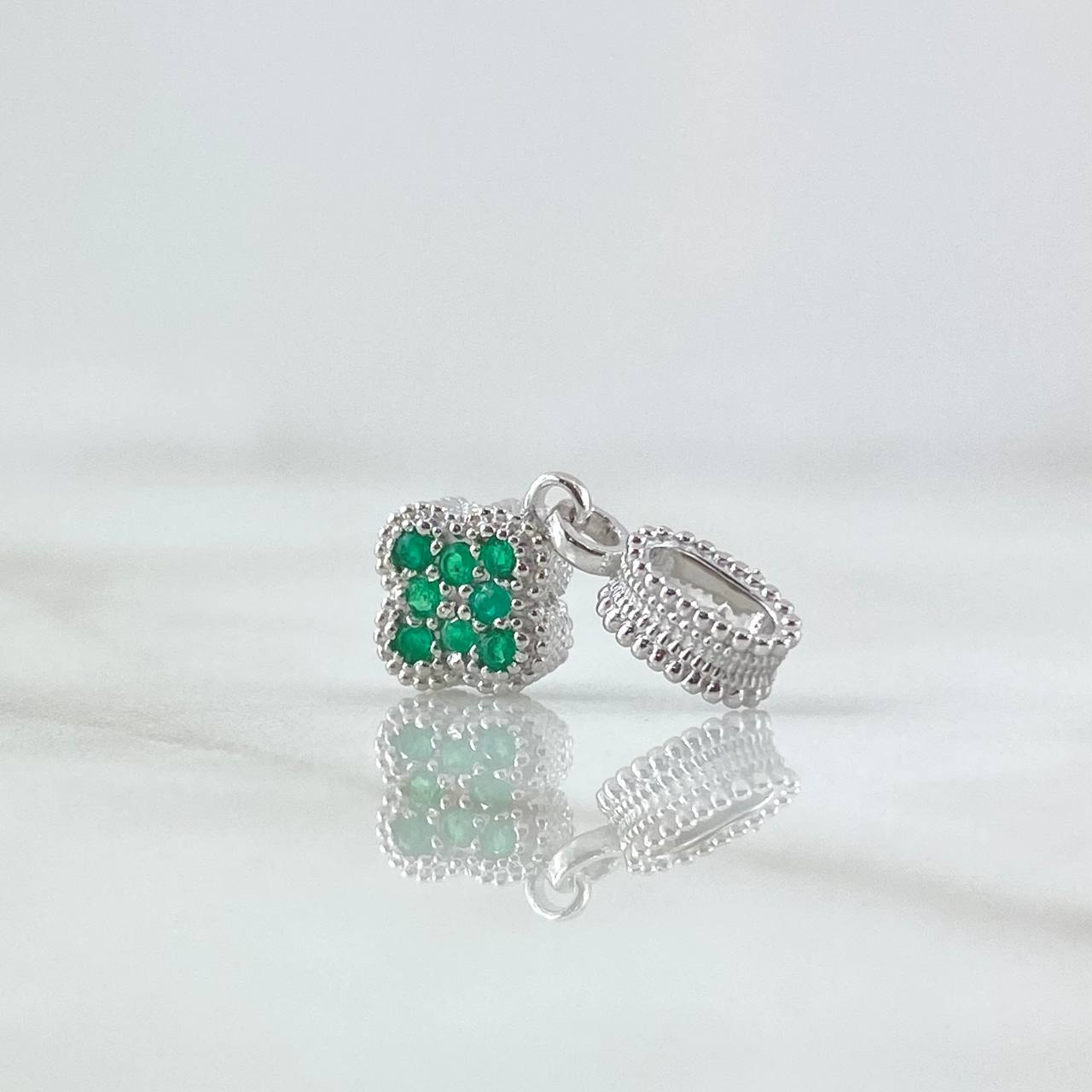 Dije Sello Trébol 1.25gr / 1.8cm / Esmeraldas 12pts Oro Blanco 18K (Joya) ©