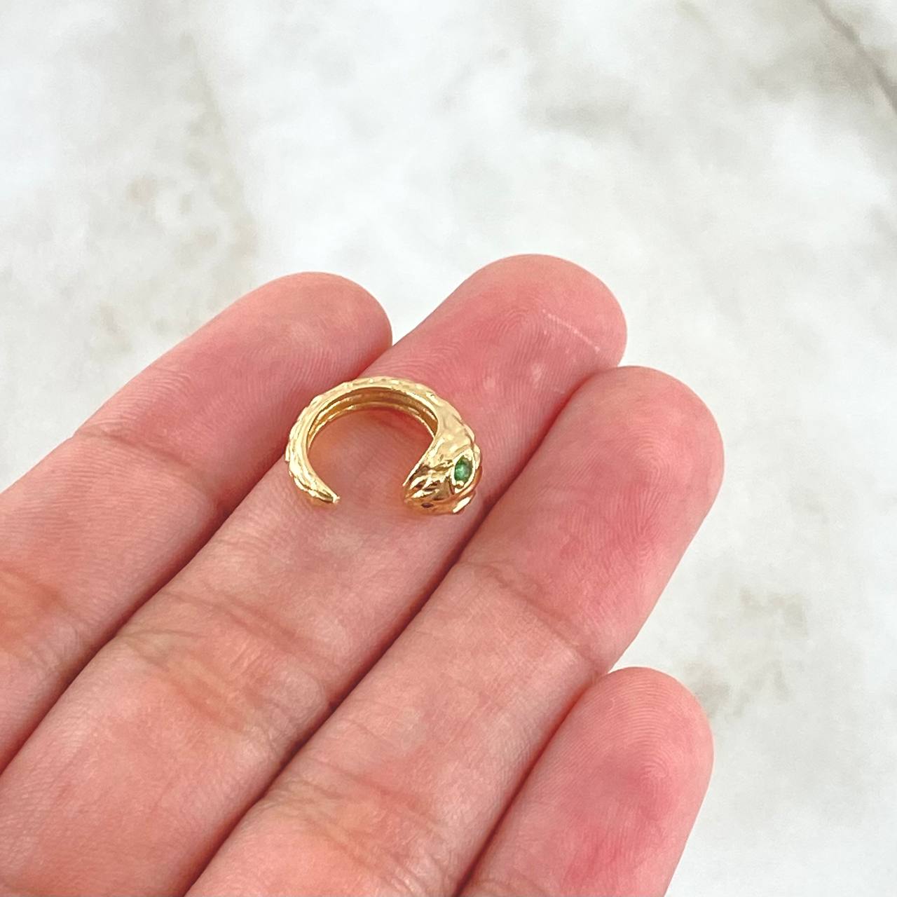 Piercing Earcuff Simulador Serpiente 1.8gr / 1.5cm / Circones Verdes Oro Amarillo 18K (Joya)