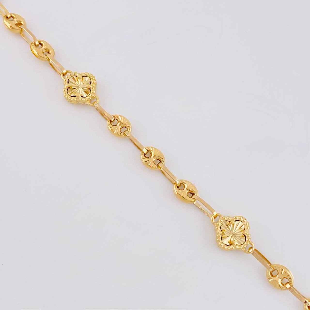 Tobillera Gc Trebol Diamantada 6.25 g / 9 in / 4.8 mm Oro Amarillo 18K
