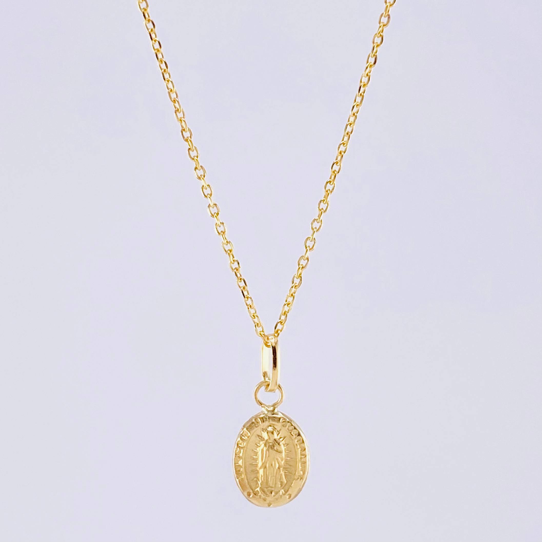 Set Cadena Aro Seguido + Dije Virgen De Guadalupe / 1 g / 17 3/4 in Oro Amarillo 18K