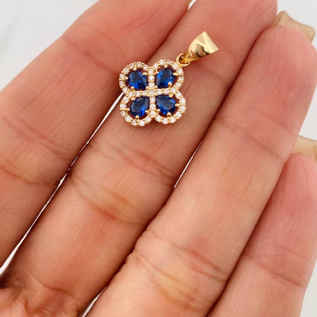 Clover Pendant 1.8 g / 1 in Yellow Gold 18K