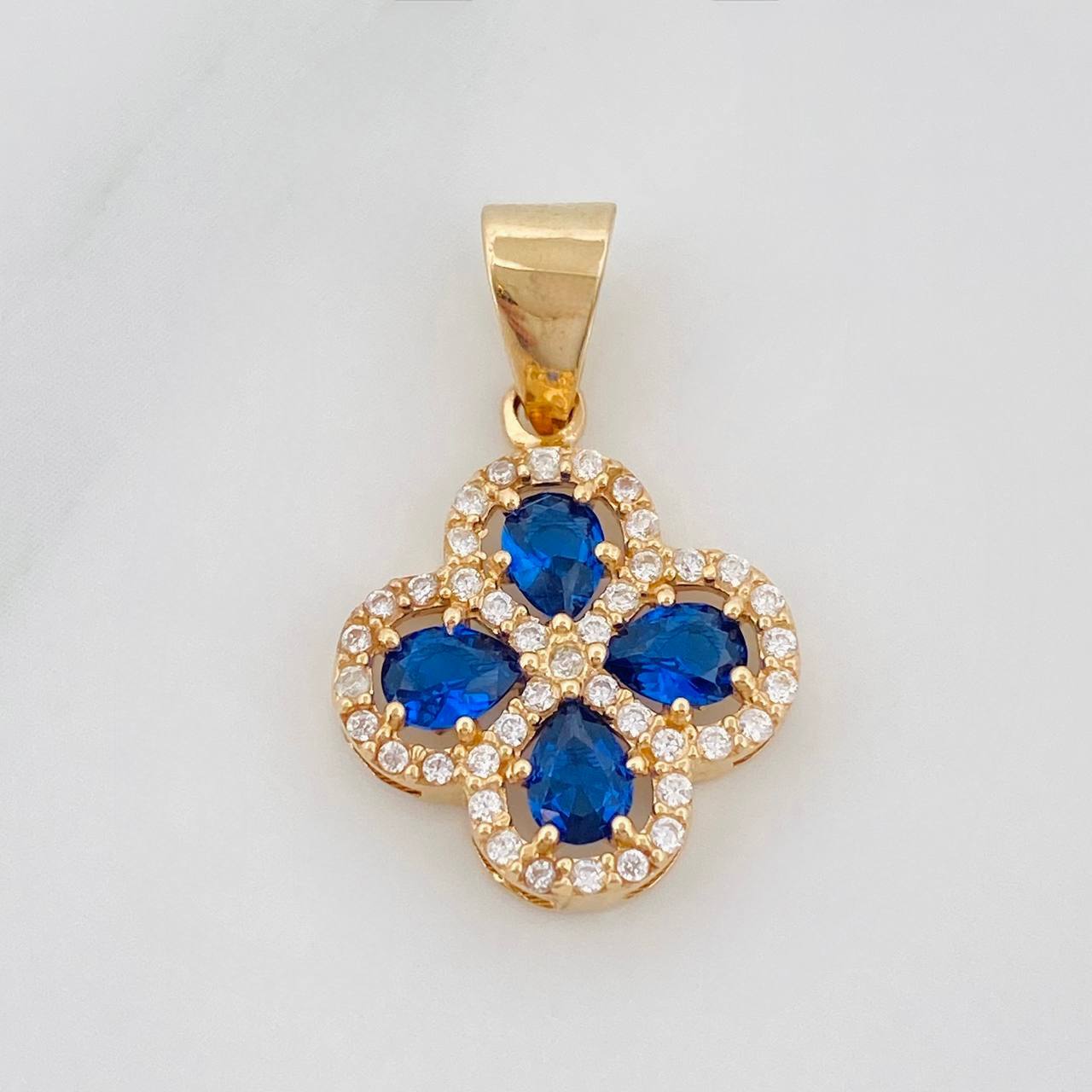 Clover Pendant 1.8 g / 1 in Yellow Gold 18K