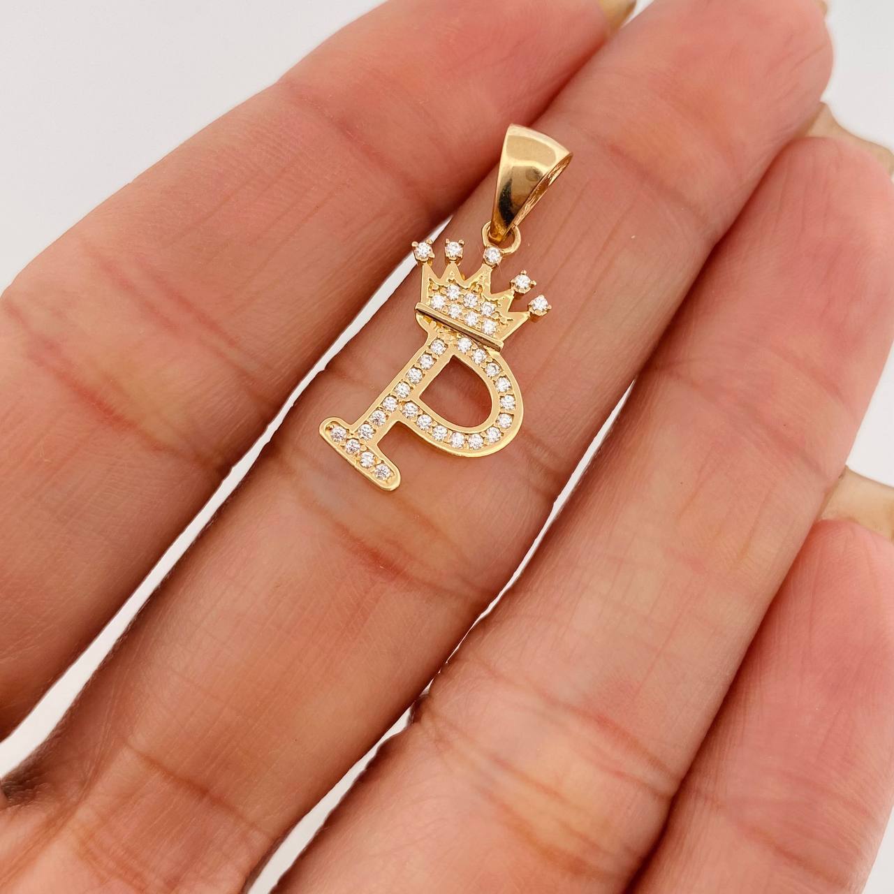 Pendant Crown Letter P 1.6 g / 1 in Yellow Gold 18K