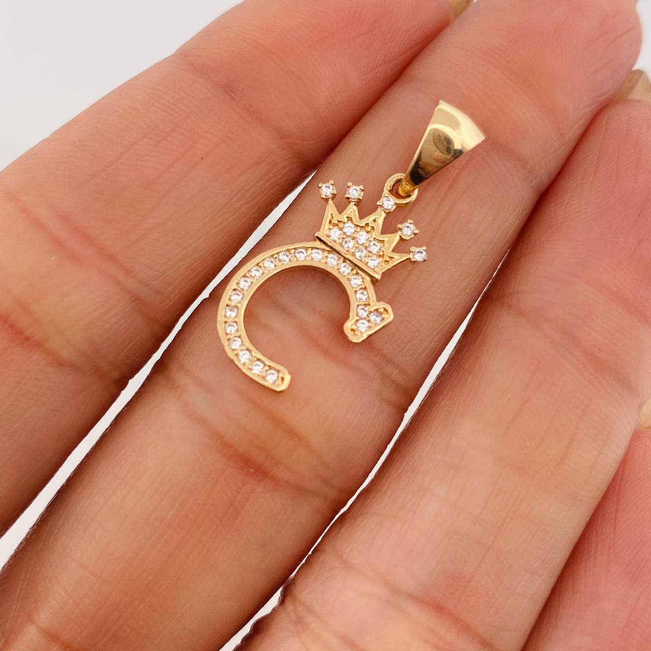 Dije Corona Letra C 1.5 g / 1 in Oro Amarillo 18K