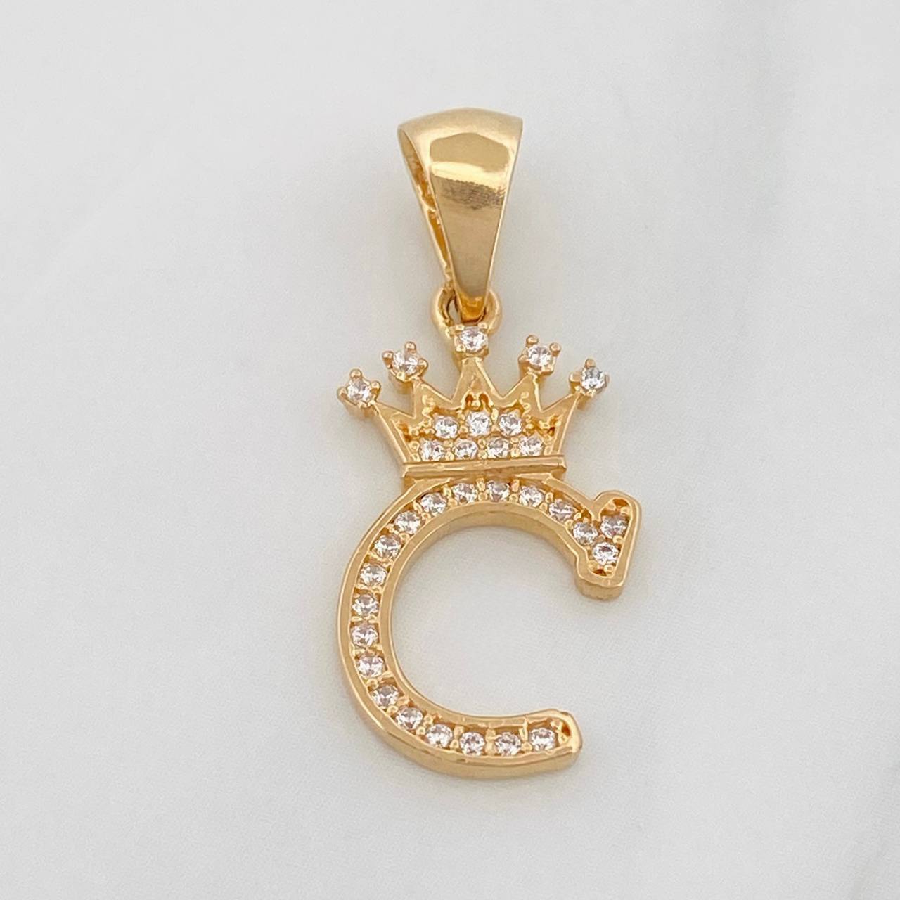 Dije Corona Letra C 1.45 g / 1 in Oro Amarillo 18K