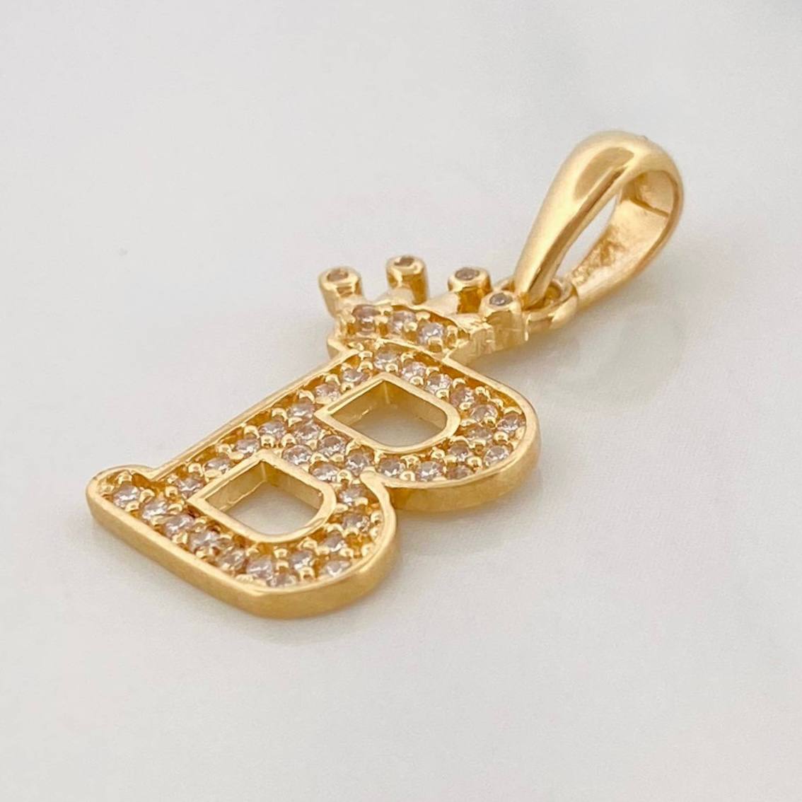 Dije Corona Letra C 1.6 g / 1 in Oro Amarillo 18K
