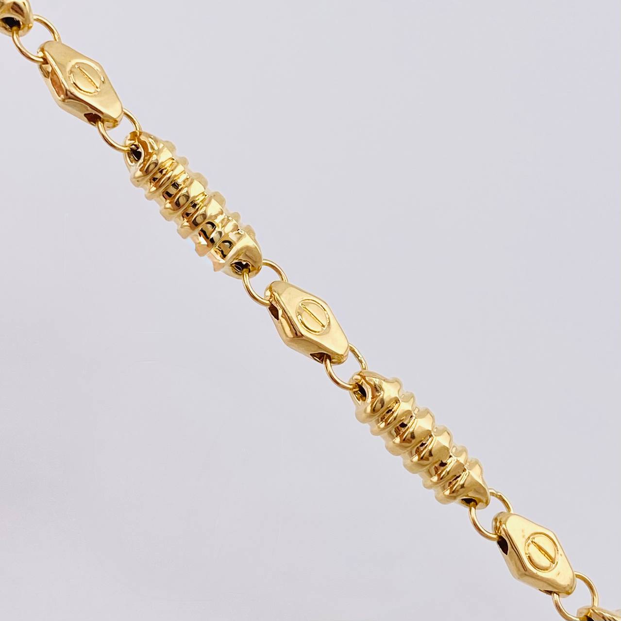 Pulso Rustico Rayado 5.4 g / 7 in / 5,1 mm Oro Amarillo 18K