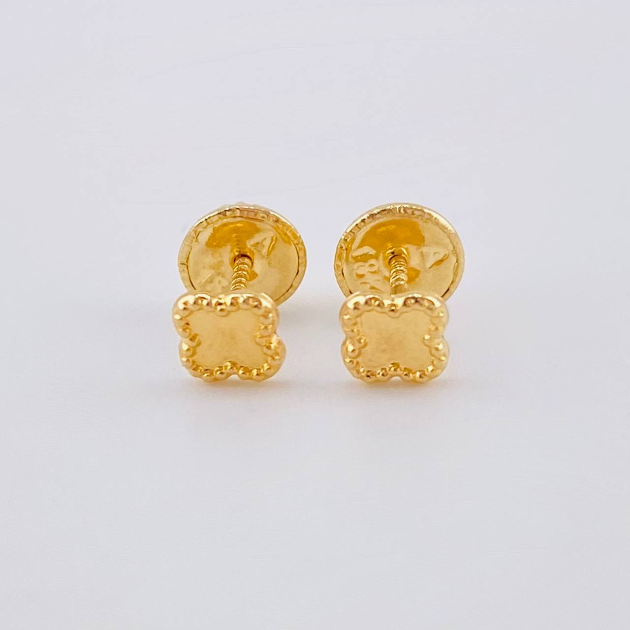 Topos Trebol 0.4 g / in / 4,4 mm Oro Amarillo 18K