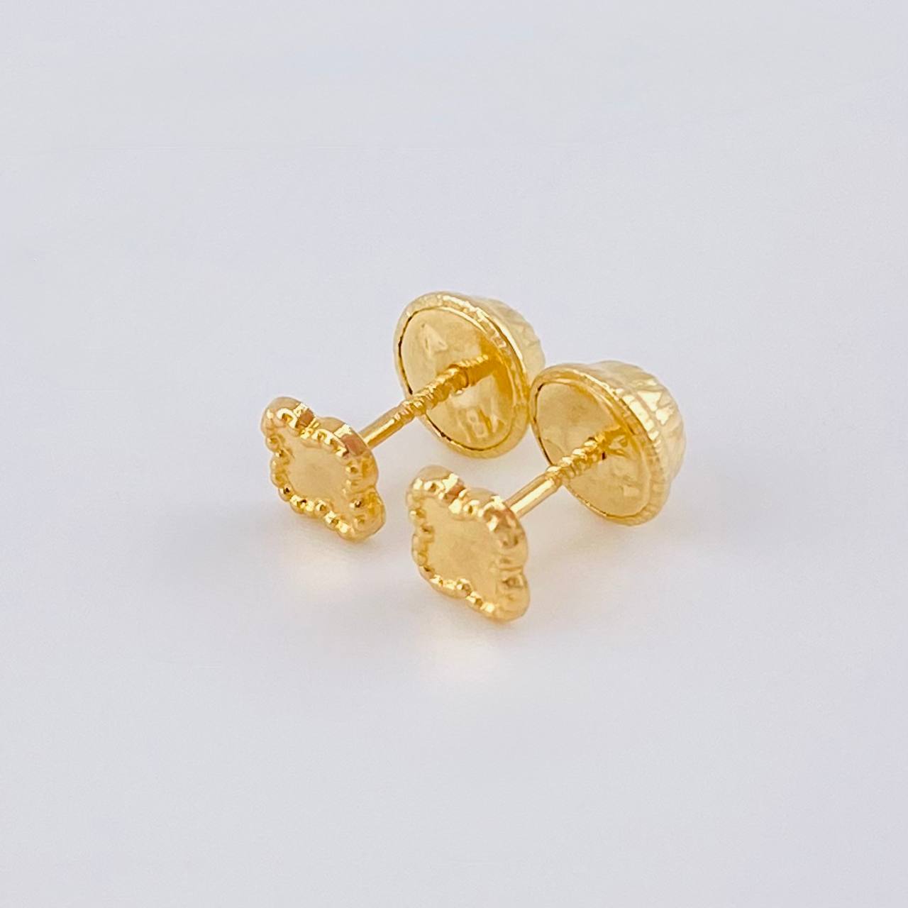 Topos Trebol Liso 0.4 g / in / 4,4 mm Oro Amarillo 18K