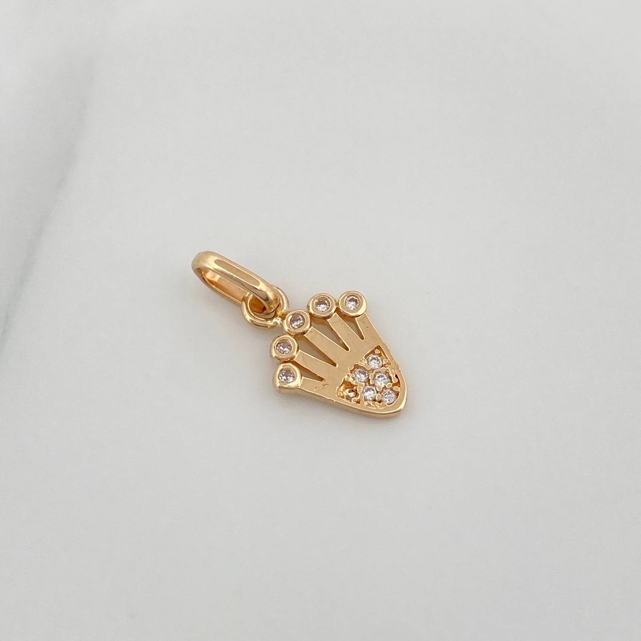Dije Corona 0.85gr / 3/4 in / Oro Amarillo 18K &