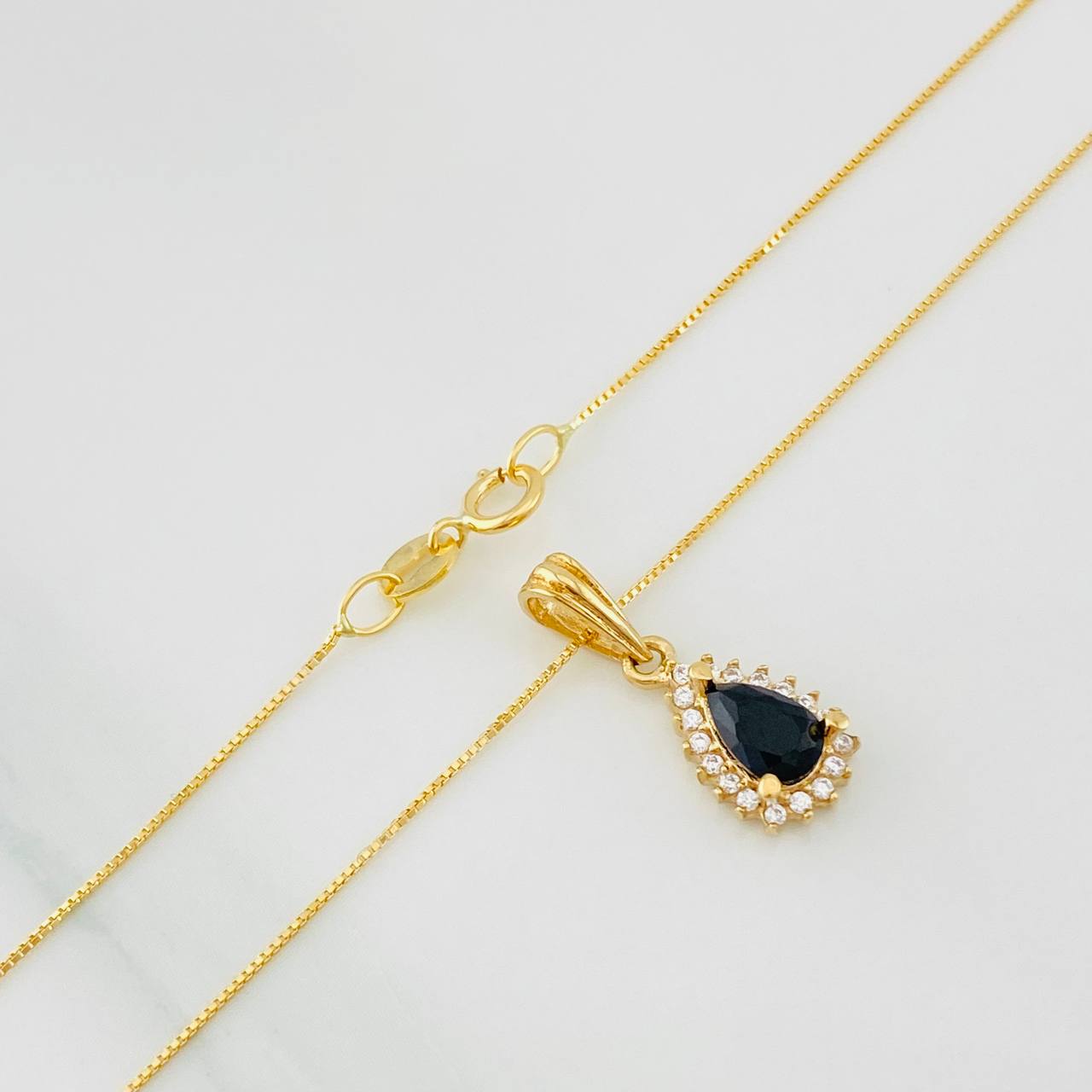 Set Cadena Veneciana + Dije Halo Lágrima / 1.9g / 16 in Oro Amarillo 18K