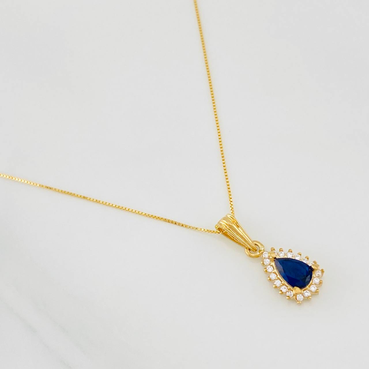 Set Cadena Veneciana + Dije Halo Lágrima / 1.95g / 16 in Oro Amarillo 18K