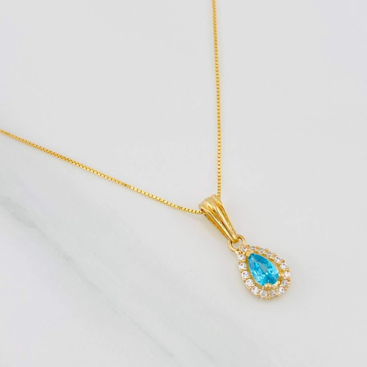 Set Cadena Veneciana + Dije Halo Lágrima / 1.6g / 16 in Oro Amarillo 18K