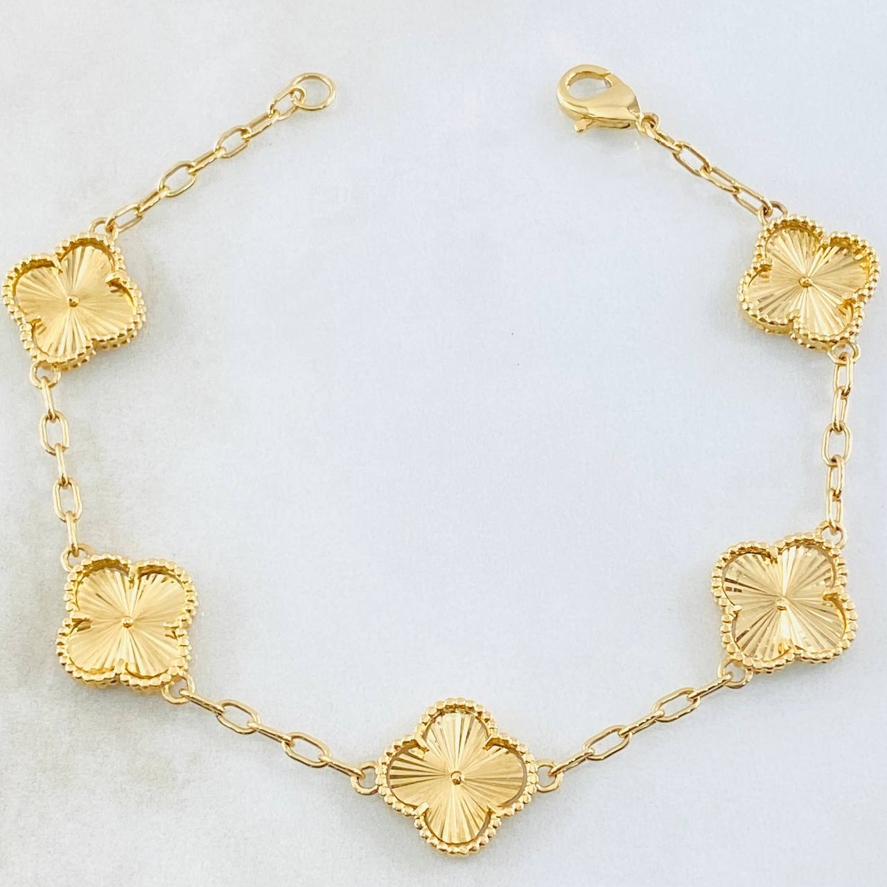 Bracelet Box Clover 12.55gr / 8 1/4 in / 18K Yellow Gold Special Birth