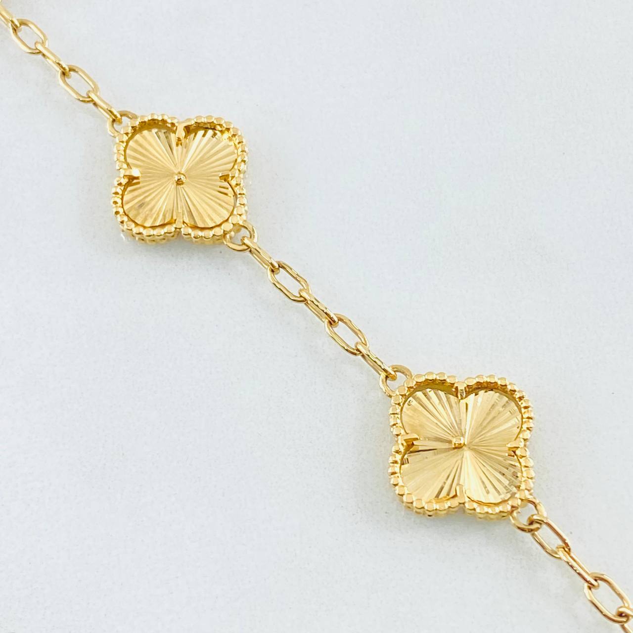 Bracelet Box Clover 12.55gr / 8 1/4 in / 18K Yellow Gold Special Birth