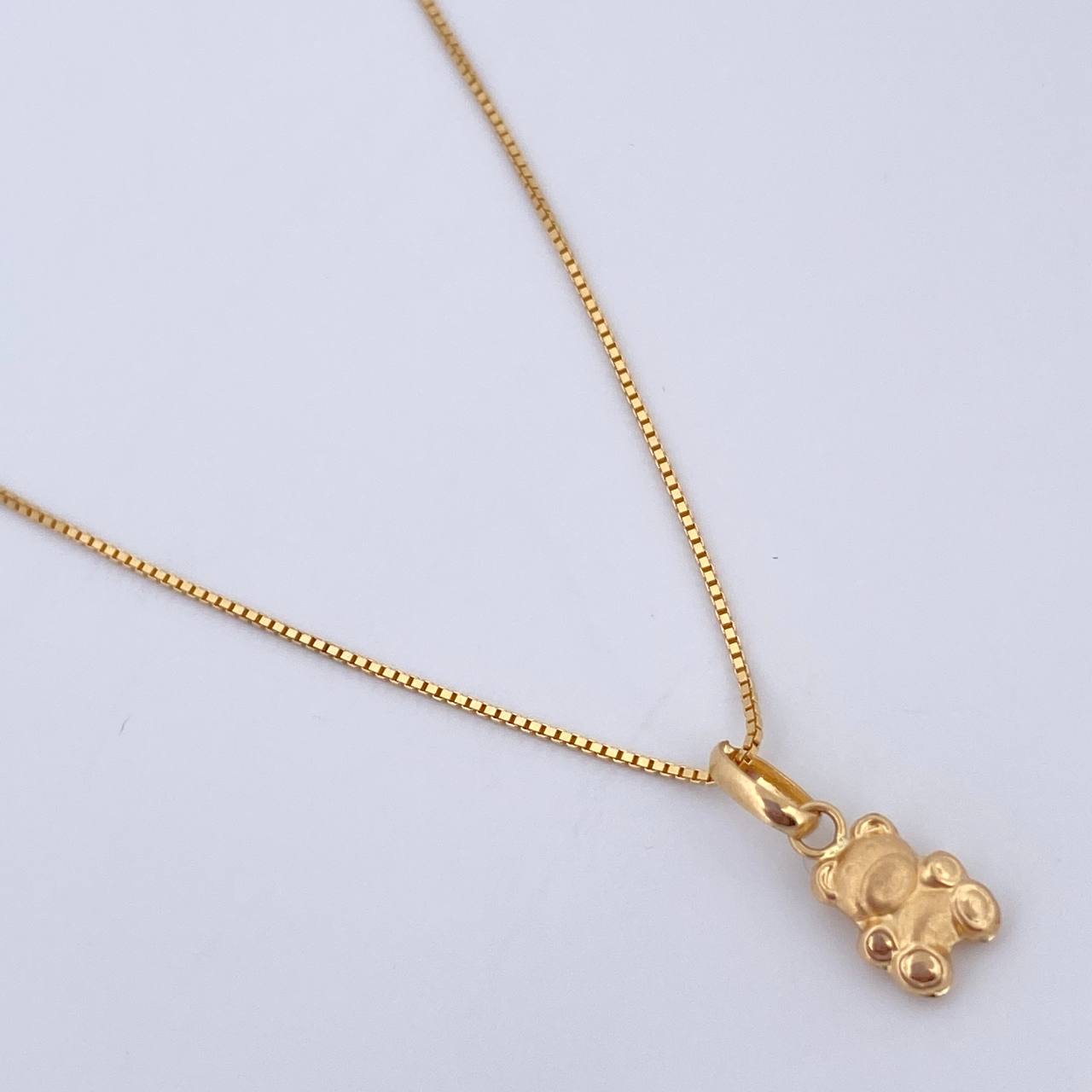 Set Venetian Chain / 1.8gr / 17.7in / 0.9mm + Pendant / 0.35gr / 0.6in Embossed 18K Gold (Offer) $