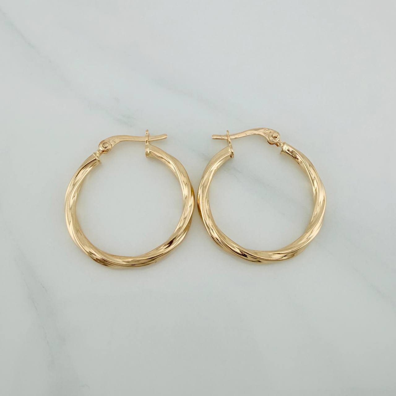 Candongas Mary 1.7gr / 1 in / Oro Amarillo 18K $