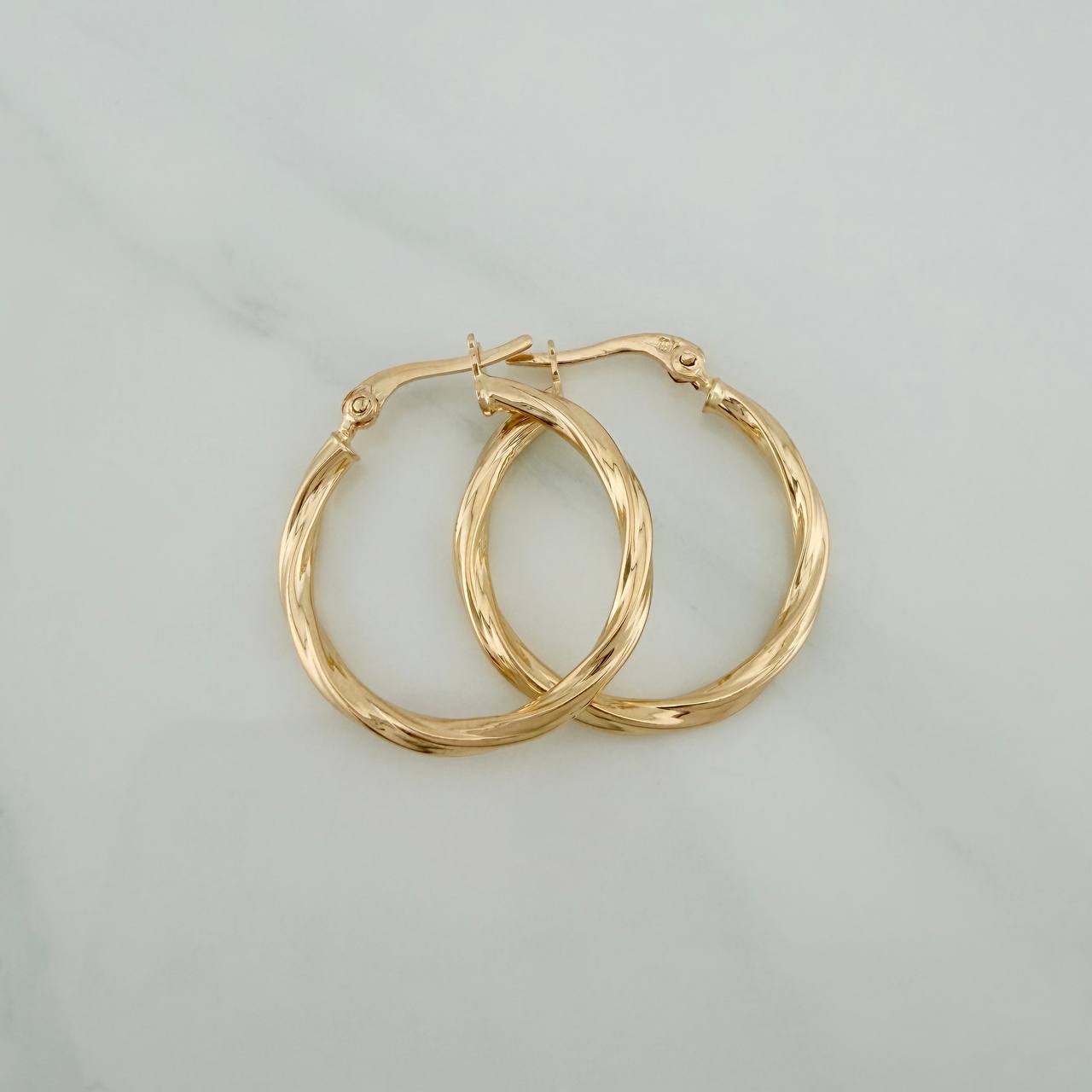 Candongas Mary 1.7gr / 1 in / Oro Amarillo 18K $